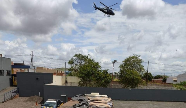 Com helicóptero, polícia intercepta 50 mil pacotes de cigarro em rodovia