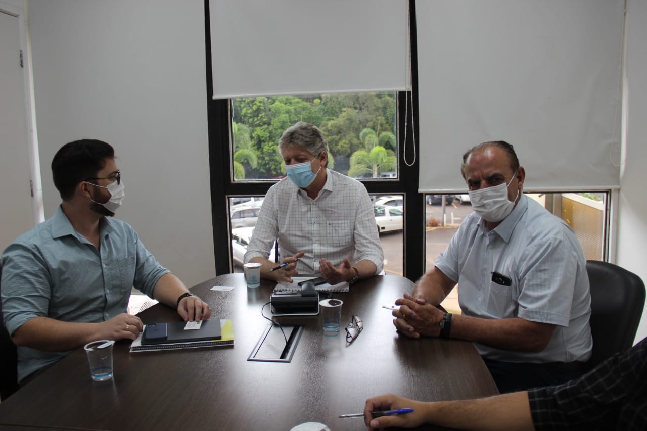 Prefeito de Caracol se reúne com Jaime Verruck para traçar metas do Mercado do Produtor que será construído no Alto Caracol