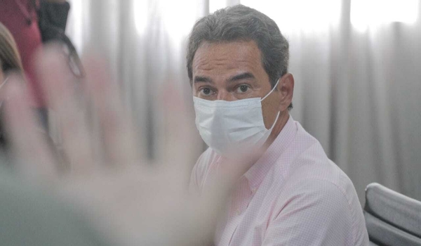 Prefeito descarta obrigação de vacina da covid a alunos de escolas municipais