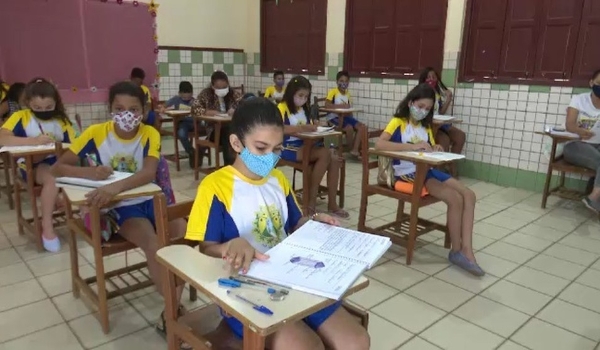 Volta às aulas: maioria das escolas públicas usará modelo 100% presencial