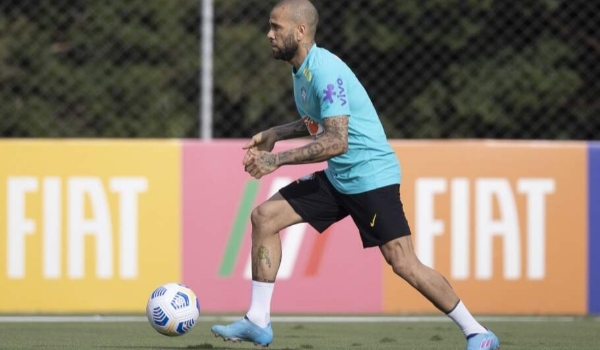 Brasil enfrenta Paraguai pelas eliminatórias com mudanças no time titular