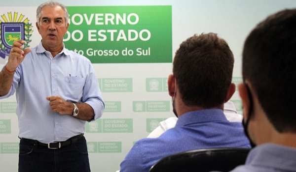 Em reunião com engenheiros da Agesul, Reinaldo Azambuja cobra foco na manutenção de rodovias