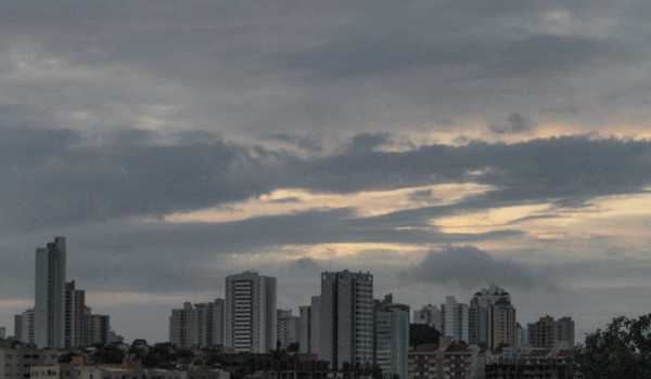 Chuva não dá trégua e máxima pode chegar aos 35 graus em MS