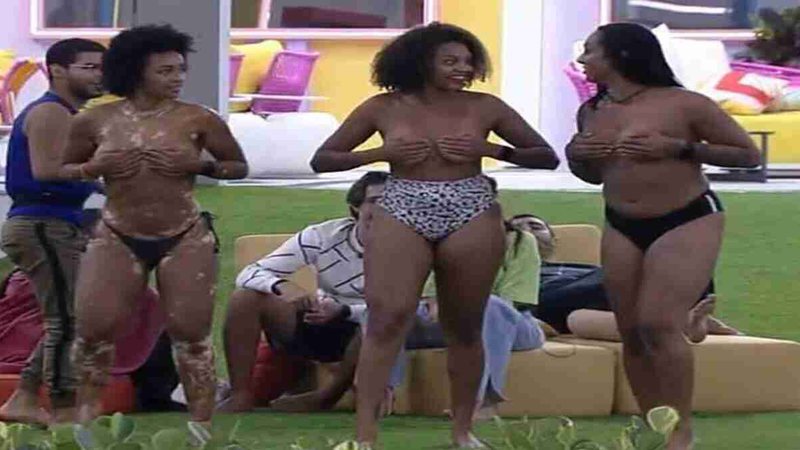 BBB22: Linn, Jessi e Natália pulam de topless na piscina