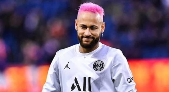 Neymar nega ter desrespeitado confinamento