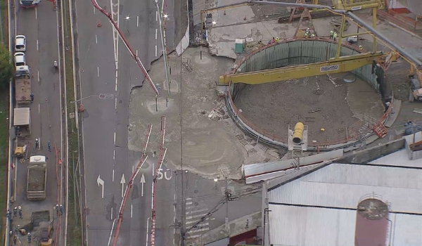 Concretagem de cratera na Marginal Tietê é finalizada