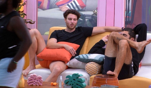 Pedro Scooby reflete sobre Arthur Aguiar, no BBB 22: 'Ficou focado no jogo e deixou de viver'