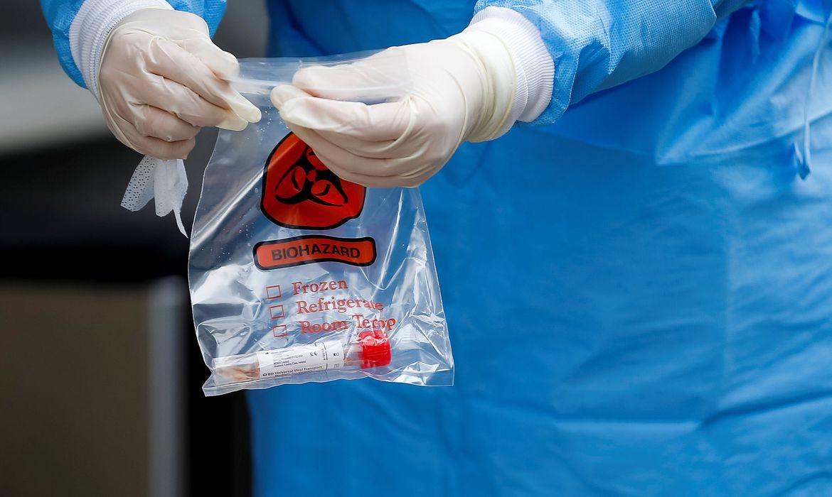 China começa a contabilizar casos assintomáticos de covid-19