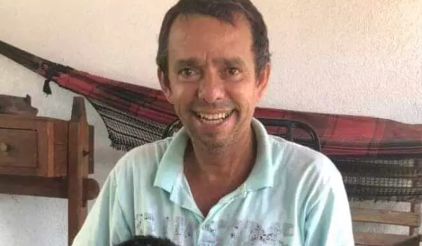 Ao mexer em fiação de casa, homem cai do telhado e morre