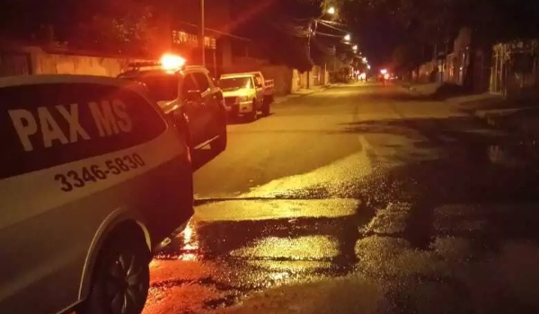 Homem morre espancado e outro é socorrido em estado gravíssimo na madrugada