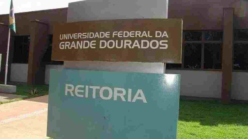 Servidores da UFGD que não foram vacinados poderão trabalhar em casa