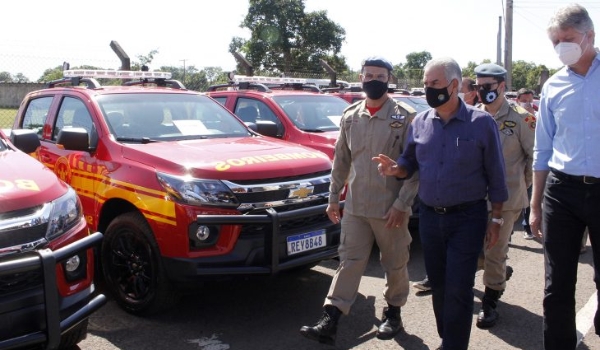 Novas viaturas, embarcações e aeronaves vão auxiliar trabalho do Corpo de Bombeiros no combate a incêndios