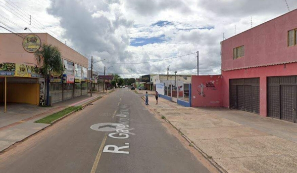 Empresário reage, toma faca de assaltante e impede roubo a mercado