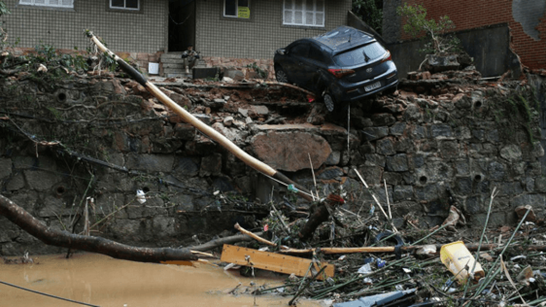 Temporal em Petrópolis deixa 35 mortos; bombeiros ainda não sabem quantos são os desaparecidos