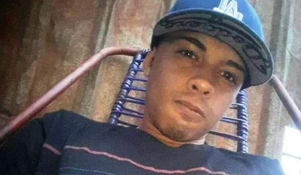 Homem é preso por matar desafeto a facadas e irmão dele é procurado