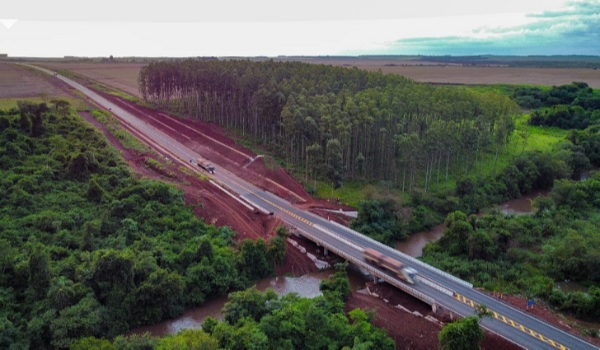 Com R$ 73 milhões de recursos do Estado, governador investe em obras de infraestrutura em Laguna Carapã