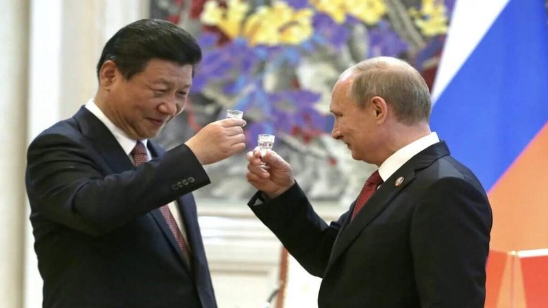 Em conversa com Putin, Xi Jinping defende diálogo e soberania de todos os países