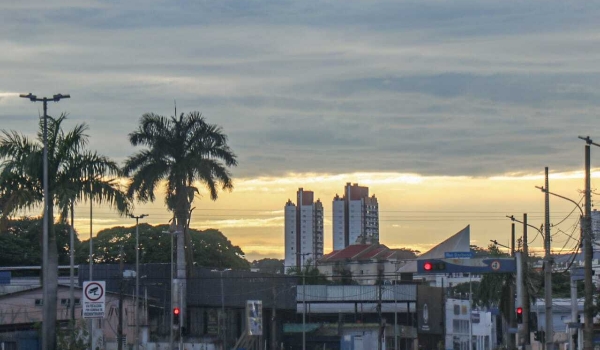 Sábado de carnaval será de sol, calor e pancadas isoladas de chuva em MS