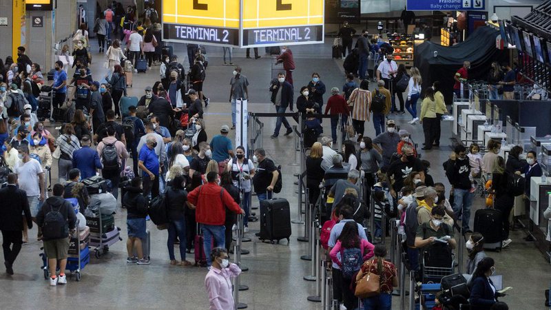 Rodoviárias e aeroportos esperam mais passageiros durante o carnaval