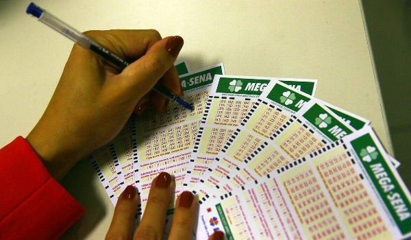 Mega-Sena acumula e deve pagar R$ 57 milhões no sorteio do dia 2