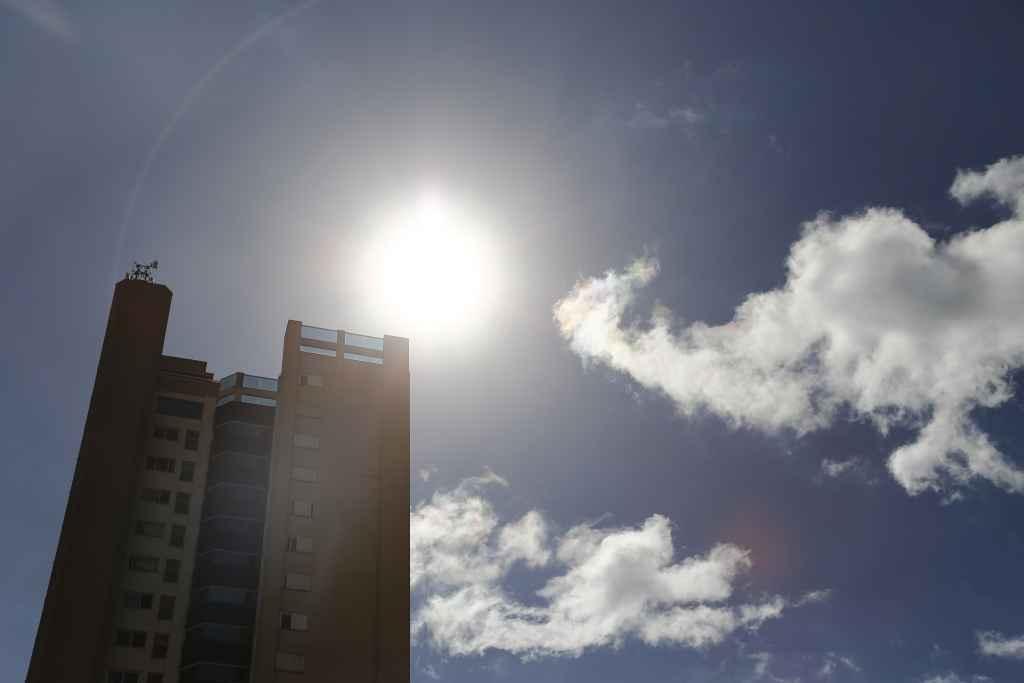 Sábado tem previsão de céu claro com temperaturas de até 35ºC