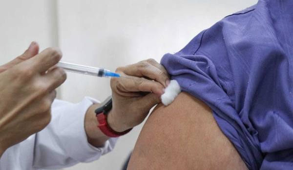 Segunda de Carnaval tem vacina em 42 locais da Capital para adultos e crianças