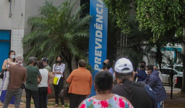 No feriado, INSS interrompe atendimento e pagamento aos beneficiários
