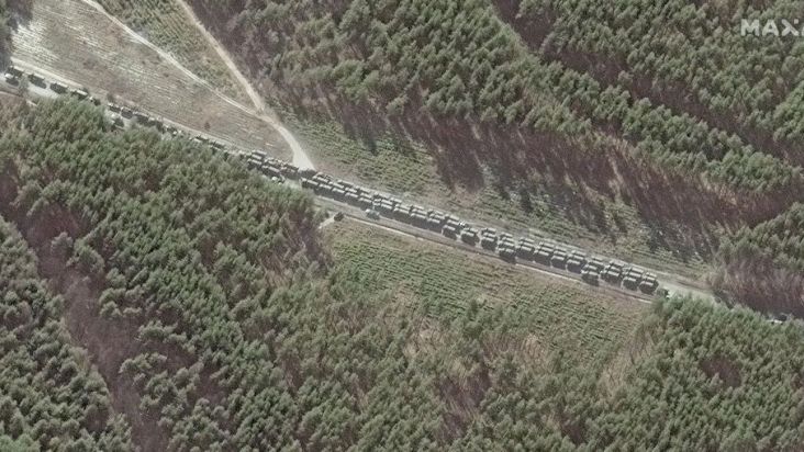 Comboio russo com 64 km de comprimento se aproxima da capital da Ucrânia