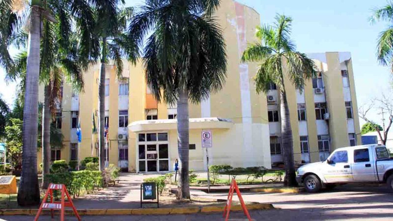 Justiça manda Prefeitura de Corumbá suspender contrato com empresa de filho de presidente do TCE