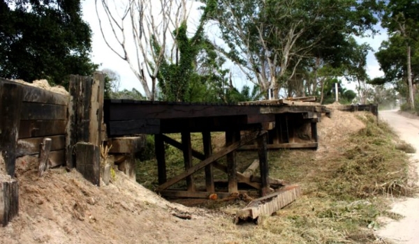 Agesul reconstrói pontes de madeira destruídas pelo fogo no Pantanal