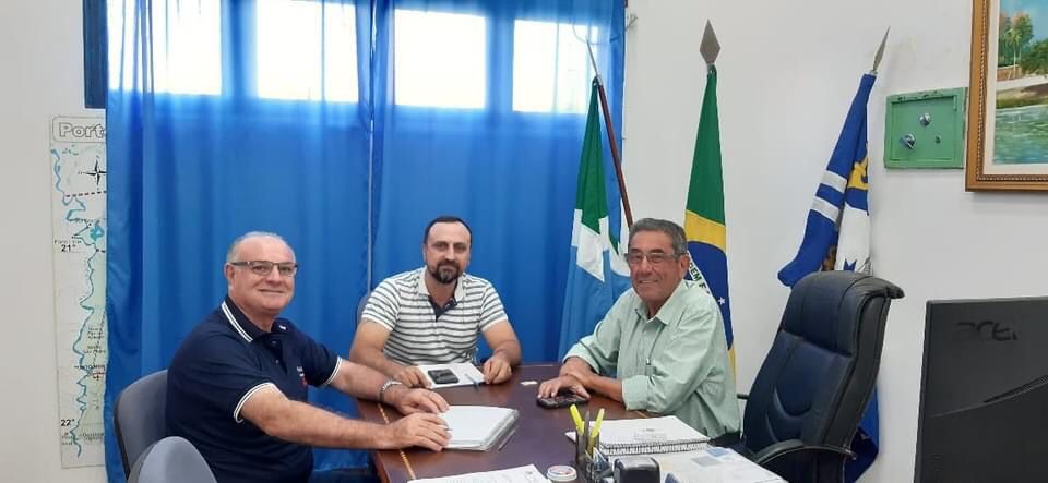 Prefeito de Porto Murtinho comunica viagem a Dubai ao Poder Legislativo