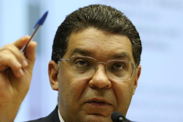 ‘Pandemia não pode virar uma farra fiscal’, diz secretário