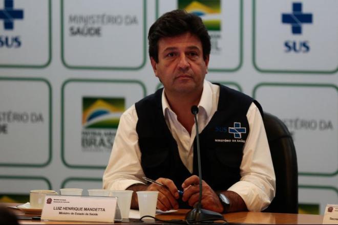 Mandetta continua no cargo, mas quando sair levará equipe