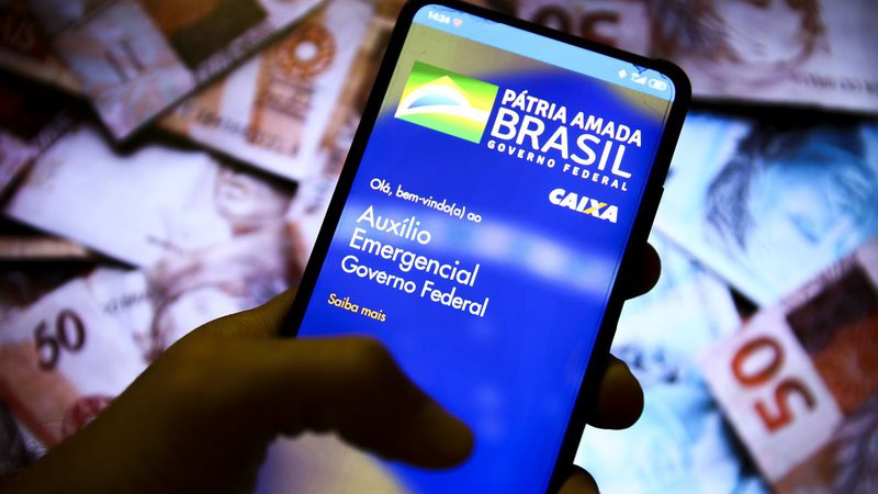 Informe de rendimento do Auxílio Emergencial; saiba como tirar e se precisa declarar
