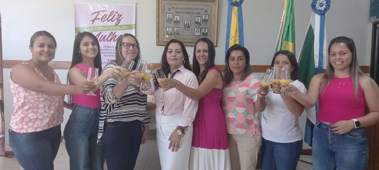 Na Semana da Mulher, Presidente Magaly Godoy homenageia mulheres da Câmara com café da manhã no plenário