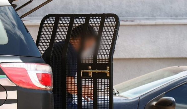 Mãe de vítima de estupro relata flagrante em consultório: 