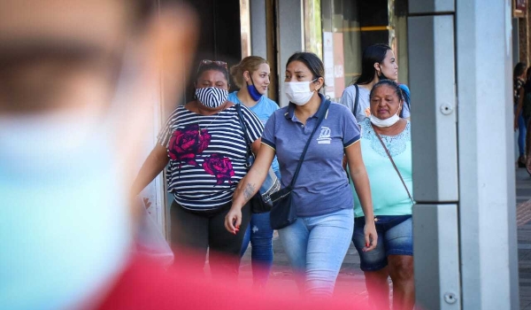 MS tem média de 1.060 casos e quase 10 mortes diárias por covid
