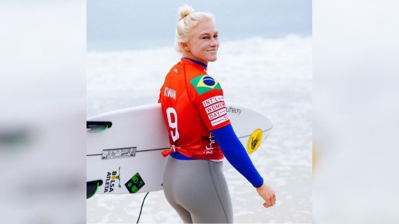 Tatiana Weston-Webb vence etapa de Portugal do Mundial de surfe