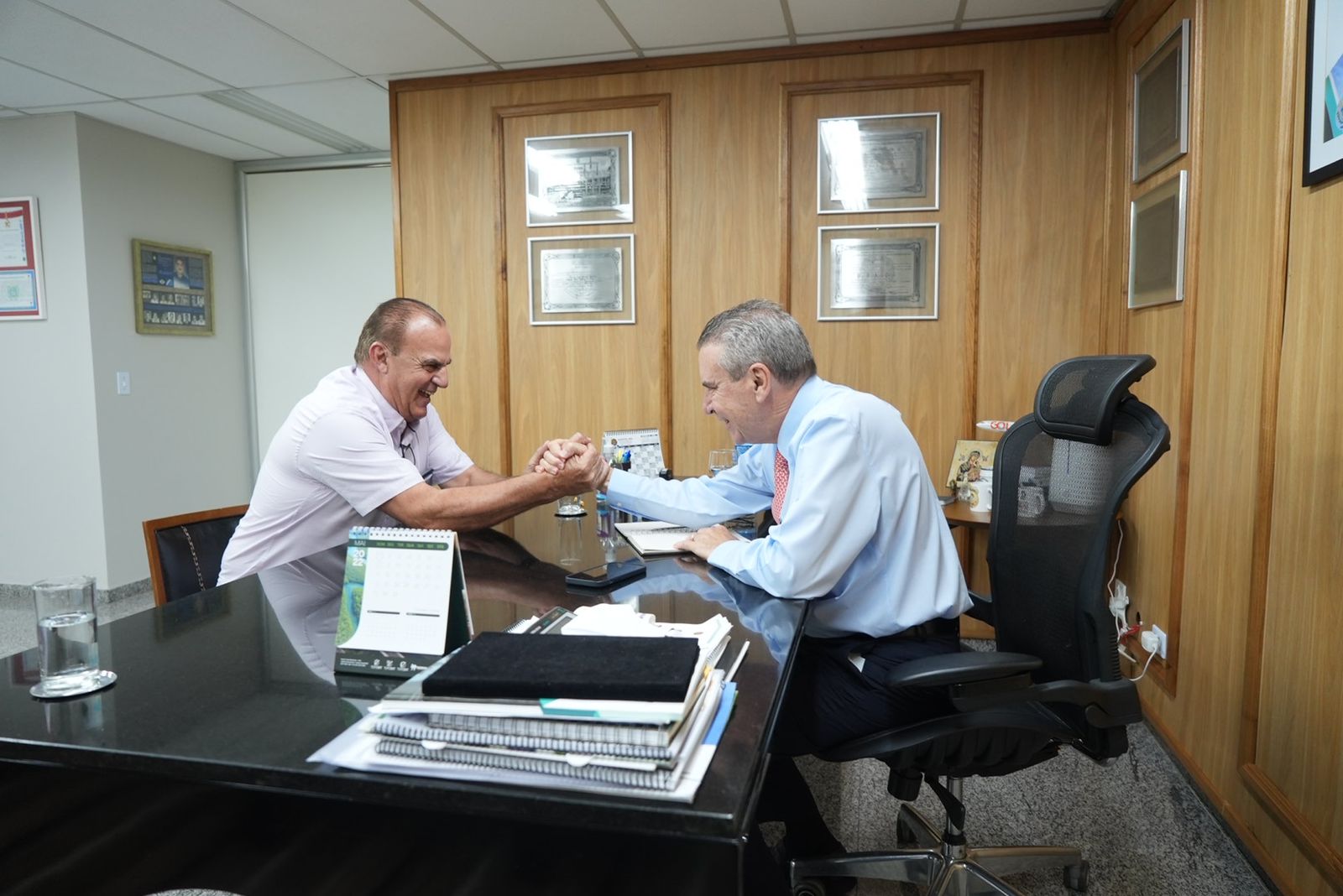 Deputado Paulo Corrêa solicita quadra coberta em escola de Caracol