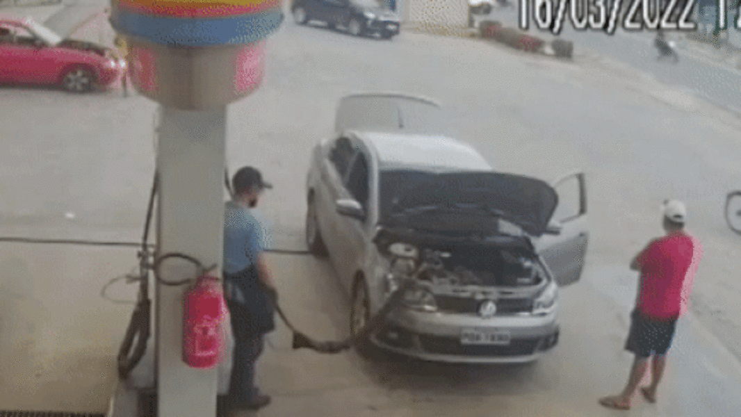 Cilindro de gás explode quando veículo era abastecido em Fortaleza