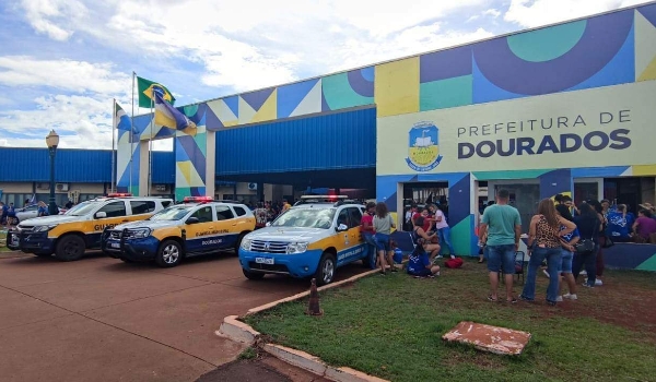 Para interromper greve, prefeitura quer aumentar valor de multa a professores