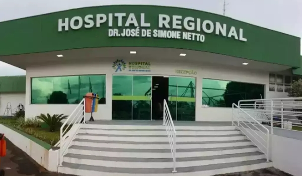 Jovem de 22 anos morre depois de colidir moto em carreta estacionada