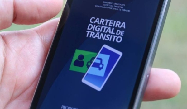 Detran Digital: novo serviço dispensa reconhecimento de firma para compra e venda de veículos