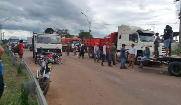 Bloqueios no Paraguai terminam hoje com lei que baixa preço dos combustíveis