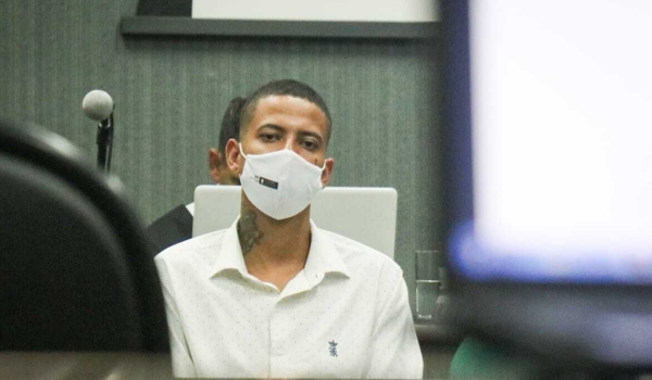 Julgamento de jovem que matou comerciante é suspenso por atraso em perícia