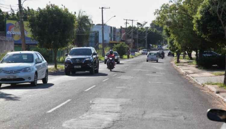 Prefeitura homologa licitação e recapeamento nos bairros deve começar em 30 dias