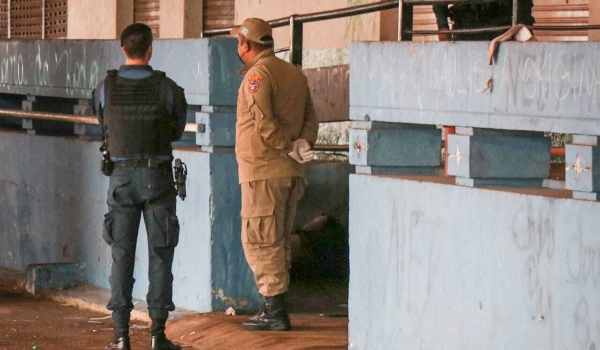 Homem é assassinado com pelo menos 10 facadas na antiga rodoviária