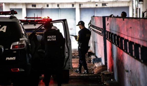 ‘Para não tentar estuprar mais’, alega dupla presa por matar homem com 15 facadas em Campo Grande