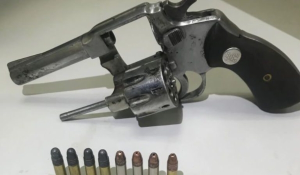 Travesti luta com cliente após ter arma apontada em briga por preço de programa em Campo Grande