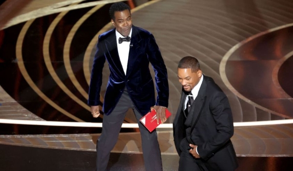 Após tapa de Will Smith, vendas para show de Chris Rock disparam nos EUA